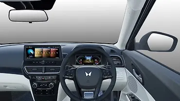 महिंद्रा XUV 3XO स्टीयरिंग व्हील महिंद्रा XUV 3XO स्टीयरिंग व्हील