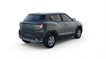 महिंद्रा XUV 3XO राइट रियर थ्री क्वार्टर महिंद्रा XUV 3XO राइट रियर थ्री क्वार्टर