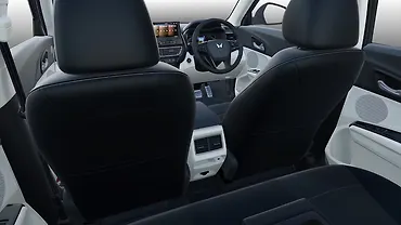महिंद्रा XUV 3XO रियर रो एयर वेंट महिंद्रा XUV 3XO रियर रो एयर वेंट