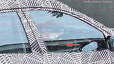 Tata Harrier facelift spotted with a bigger infotainment system