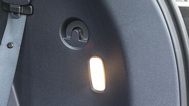 Hyundai Alcazar Boot Light