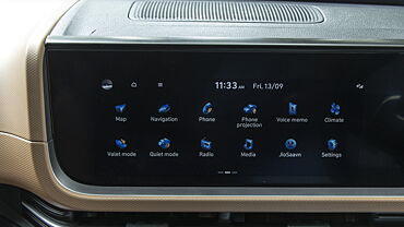 Hyundai Alcazar Infotainment System