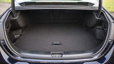 Mercedes-Benz E-Class Bootspace