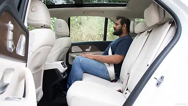 मर्सिडीज़ बेंज़ GLE पीछे की सीटें