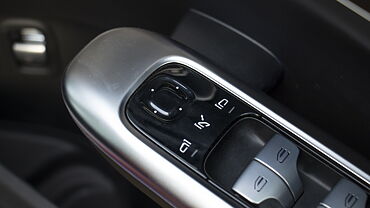 Mercedes-Benz AMG C 43 Outer Rear View Mirror ORVM Controls