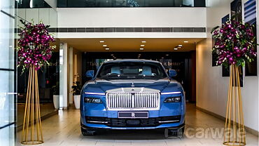 Rolls-Royce Cars Price 2023 - Check Images, Showrooms & Specs in India