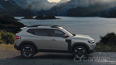 Renault Duster Right Side View