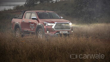 Toyota Hilux Right Front Three Quarter