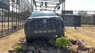 MG Majestor Front View