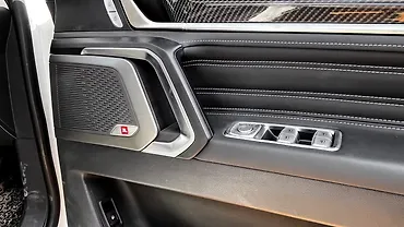 MG Majestor Front Right Door Pad Handle