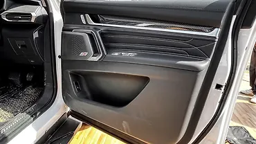 MG Majestor Front Right Door Pad