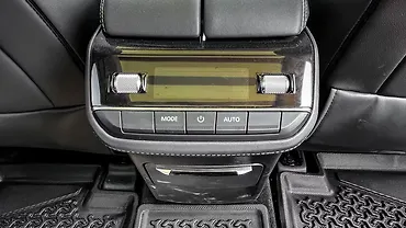 MG Majestor Second Row AC Controls