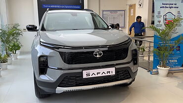 Tata Safari facelift Smart (O) variant arrives at dealership
