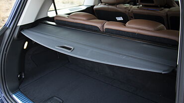 Mercedes-Benz GLS Bootspace with Parcel Tray/Retractable