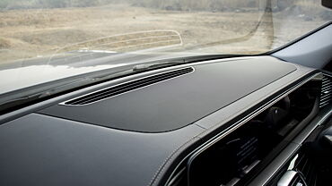Mercedes-Benz GLS Central Dashboard - Top Storage/Speaker