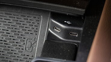 Mercedes-Benz GLS USB Port/AUX/Power Socket/Wireless Charging