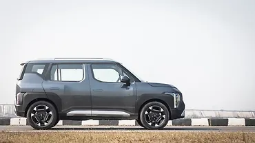 Kia Syros Right Side View