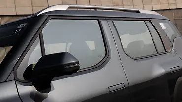 Kia Syros Side Glass Housing