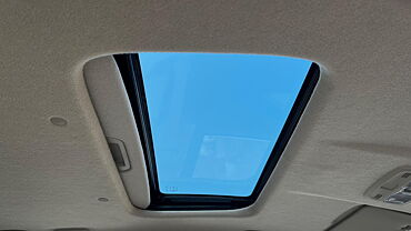 Maruti Suzuki Dzire 2024 Sunroof/Moonroof