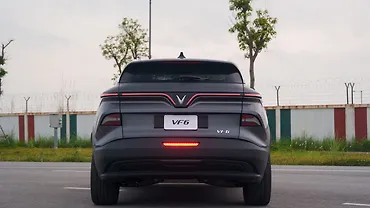 विनफ़ास्ट VF 6 पीछे का व्यू