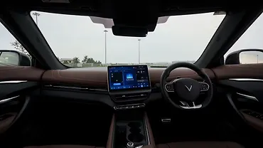विनफ़ास्ट VF 7 डैशबोर्ड