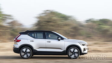 வால்வோ  xc40 ரீசார்ஜ் வலது பக்க வியூ