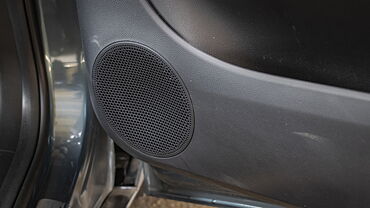 MG Windsor EV Front Speakers