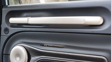 MG Windsor EV Rear Door Pad Handle