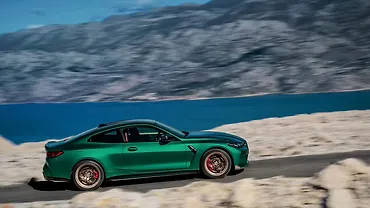 बीएमडब्ल्यू m4 राइट साइड का दृश्य