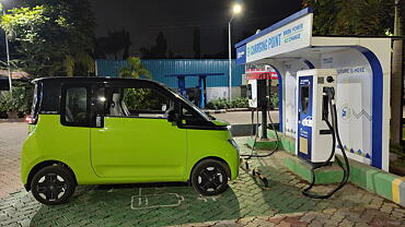 How to charge your electric vehicle at a public charging station?