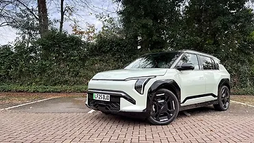 किआ EV3 लेफ्ट फ्रंट थ्री क्वार्टर