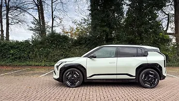 किआ EV3 लेफ्ट साइड दृश्य