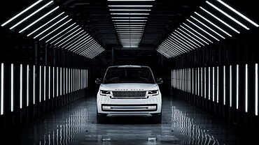  Range Rover prices dropped by up to Rs. 56 lakh!