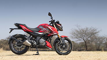 Bajaj Pulsar N250 Right Rear Three Quarter Image – BikeWale