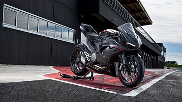 Ducati Panigale V2 Black launched at Rs 20.98 lakh