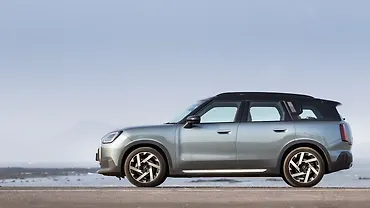 मिनी कंट्रीमैन इलेक्ट्रिक लेफ्ट साइड दृश्य