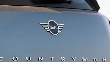 मिनी कंट्रीमैन इलेक्ट्रिक पिछला लोगो