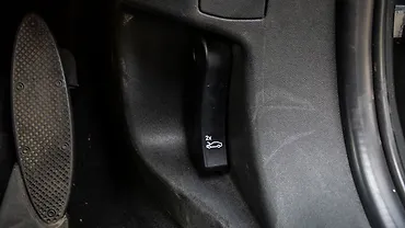 मिनी कंट्रीमैन इलेक्ट्रिक बोनेट/हुड रिलीज़