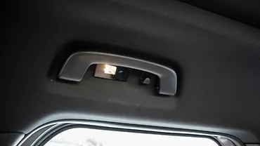 मिनी कंट्रीमैन इलेक्ट्रिक पीछे की रो में रूफ़ माउंटेड केबिन लैम्प्स