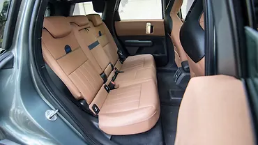 मिनी कंट्रीमैन इलेक्ट्रिक पीछे की सीटें