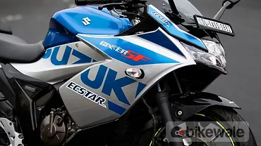 Suzuki Gixxer SF 250 Right Front Three Quarter