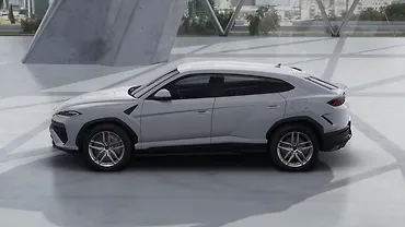 लैम्बॉर्गिनी उरुस SE लेफ्ट साइड दृश्य