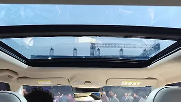 Mahindra XUV 3XO EV Sunroof/Moonroof