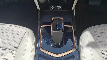 Mahindra XUV 3XO EV Gear Shifter/Gear Shifter Stalk