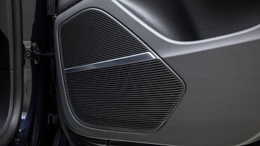 Audi Q8 Front Speakers