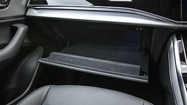 Audi Q8 Glove Box