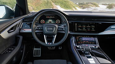 Audi Q8 Dashboard