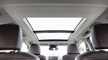 Toyota Innova Hycross Sunroof/Moonroof