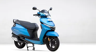 TVS Jupiter Right Front Three Quarter