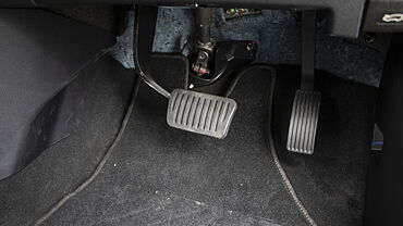 BYD eMax 7 Pedals/Foot Controls